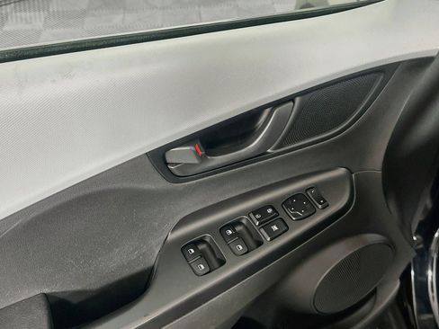 Used 2021 Hyundai Kona SE FWD image 15