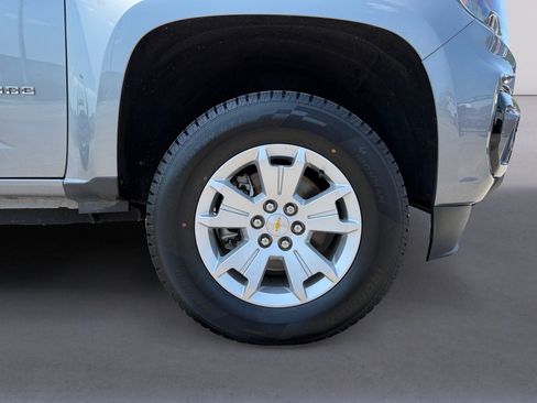 Used 2021 Chevrolet Colorado LT w/ Chrome Appearance Package AWD/4WD image 9