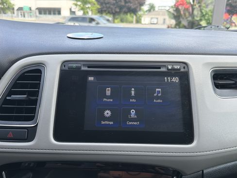 Used 2017 Honda HR-V EX image 17