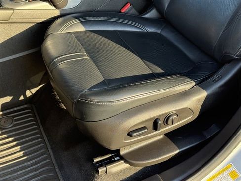 Used 2019 Chevrolet Blazer LT image 14