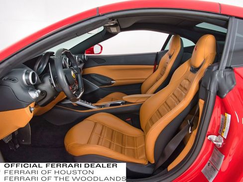 Used 2019 Ferrari Portofino image 5