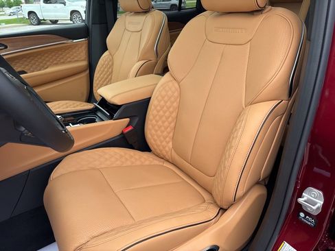 New 2026 Jeep Grand Cherokee Summit AWD/4WD image 59