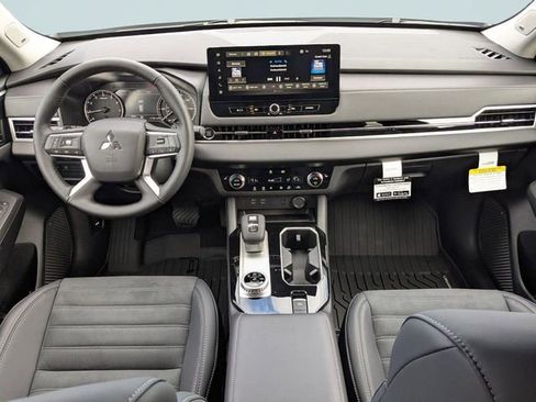 New 2026 Mitsubishi Outlander AWD image 14