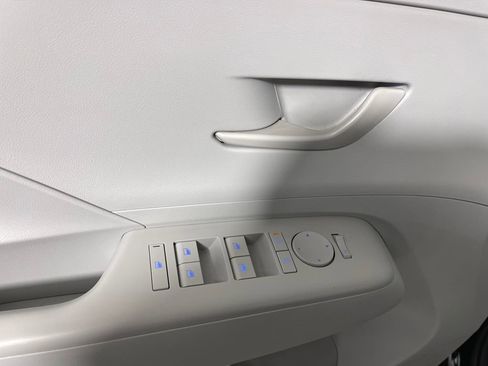 Certified 2025 Hyundai Kona SEL image 18