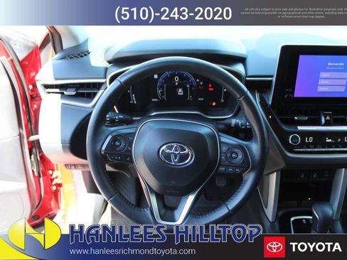 Used 2024 Toyota Corolla Cross XLE w/ Convenience Package FWD image 18