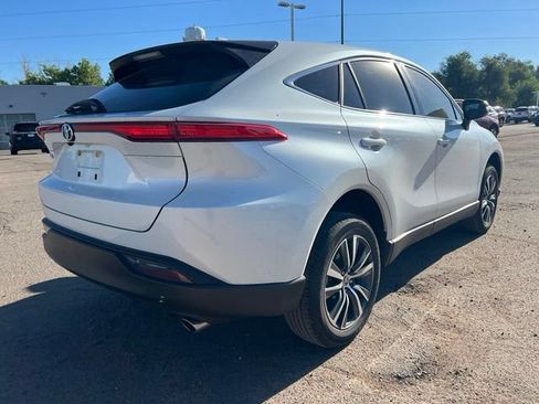 Used 2024 Toyota Venza LE AWD/4WD image 5