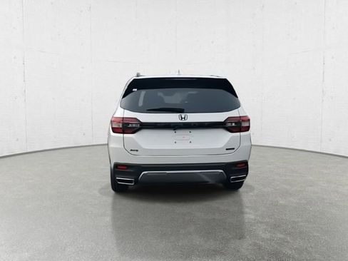 New 2026 Honda Pilot Touring image 8