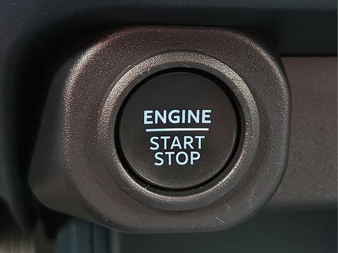 Used 2025 Ford Maverick XLT w/ Equipment Group 301A AWD/4WD image 18