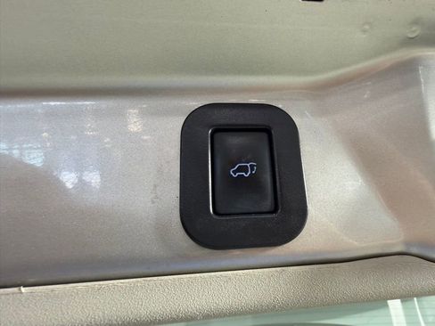 Used 2016 Toyota Sienna XLE w/ XLE Navigation Package image 29