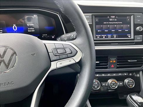 Used 2024 Volkswagen Jetta SE w/ Panoramic Sunroof Package FWD image 19