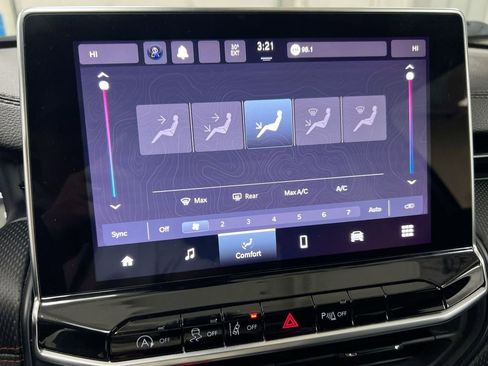 Used 2023 Jeep Compass Trailhawk image 16