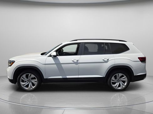 Used 2022 Volkswagen Atlas SE FWD image 2