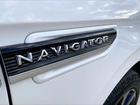 Used 2023 Lincoln Navigator L Black Label image 9
