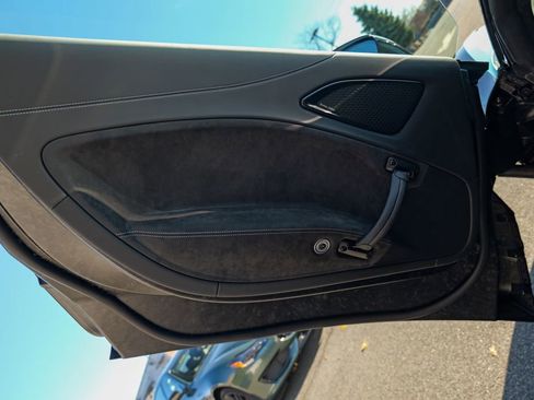 Used 2025 Maserati MC20 Coupe image 23