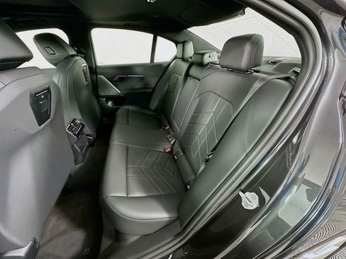 Used 2025 BMW 530i image 25