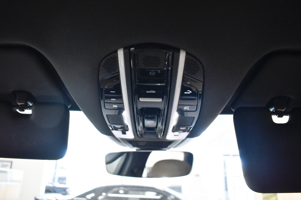 Used 2022 Porsche Cayenne AWD/4WD image 28