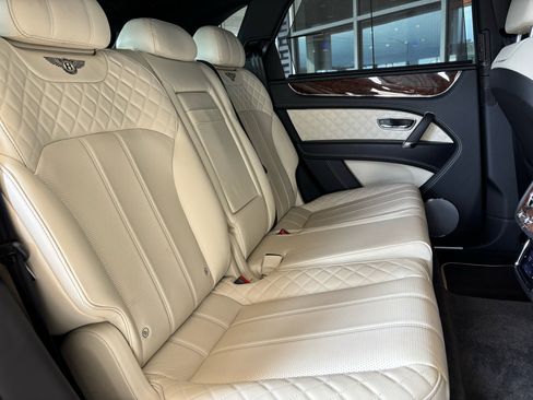 Used 2018 Bentley Bentayga Mulliner image 33