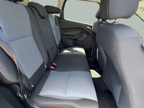 Used 2017 Ford Escape SE AWD/4WD image 19