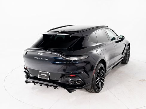 Used 2025 Aston Martin DBX 707 image 5
