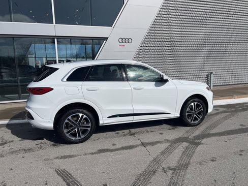 Used 2025 Audi Q5 Premium w/ Convenience Package image 20