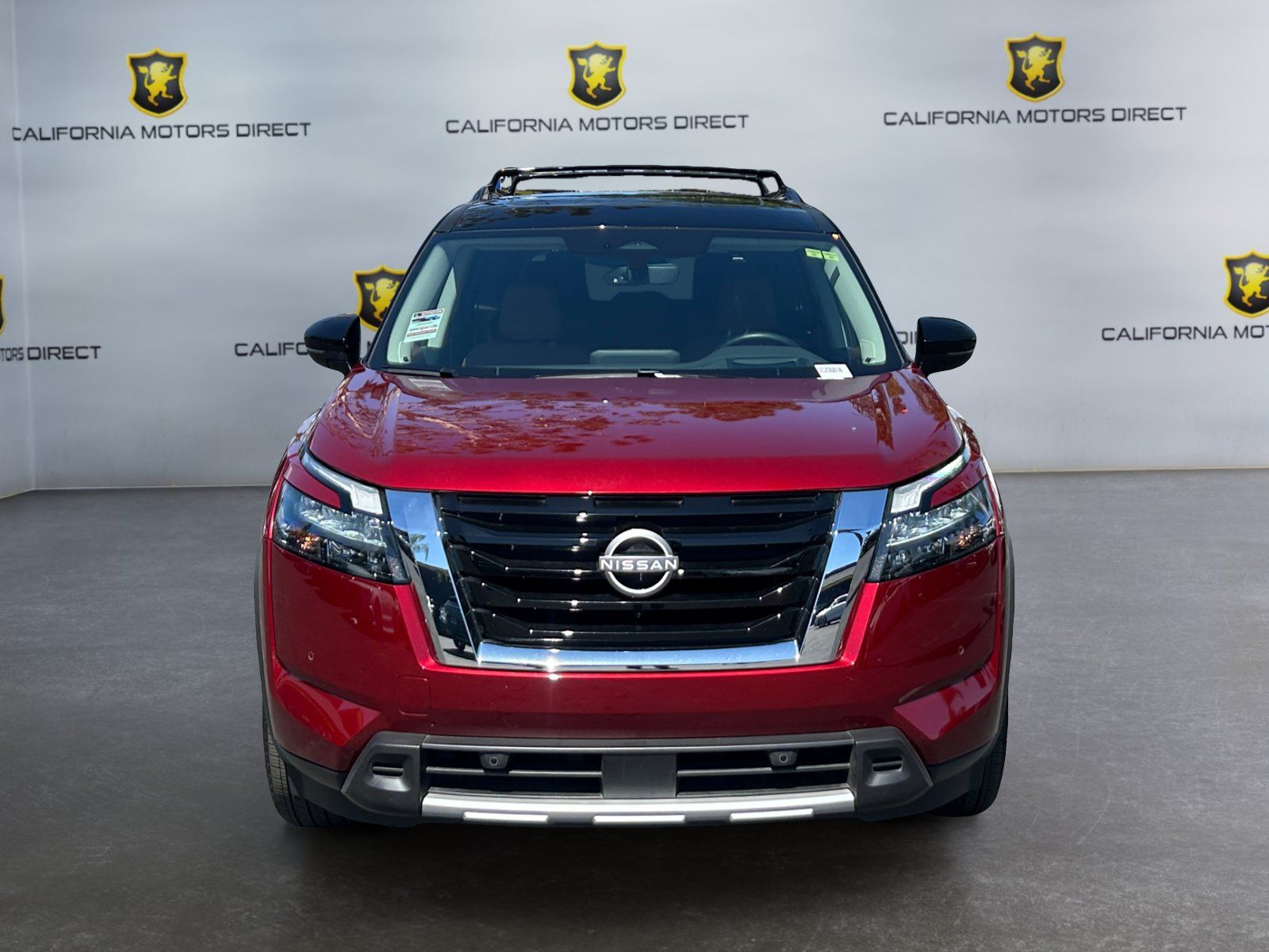 Used 2025 Nissan Pathfinder Platinum w/ Cargo Package FWD image 8