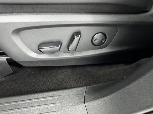 Certified 2025 Nissan Pathfinder Platinum AWD/4WD image 11