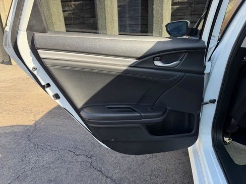 Used 2019 Honda Civic Touring image 30