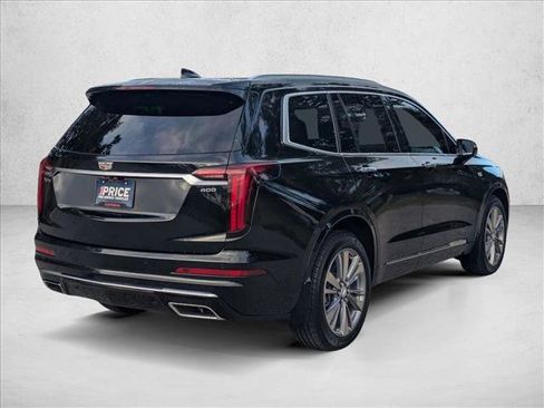 Used 2024 Cadillac XT6 Premium Luxury image 5