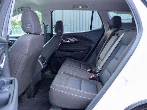 Used 2023 GMC Terrain SLE image 9