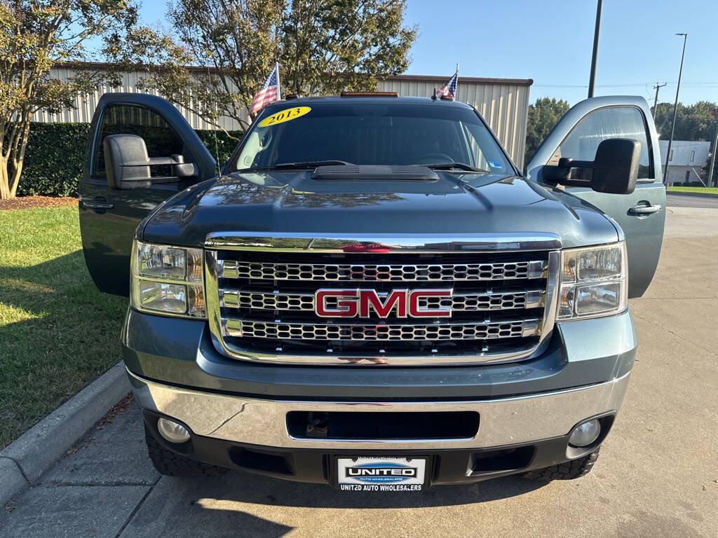 Used 2013 GMC Sierra 2500 SLT w/ SLT Convenience Package AWD/4WD image 9