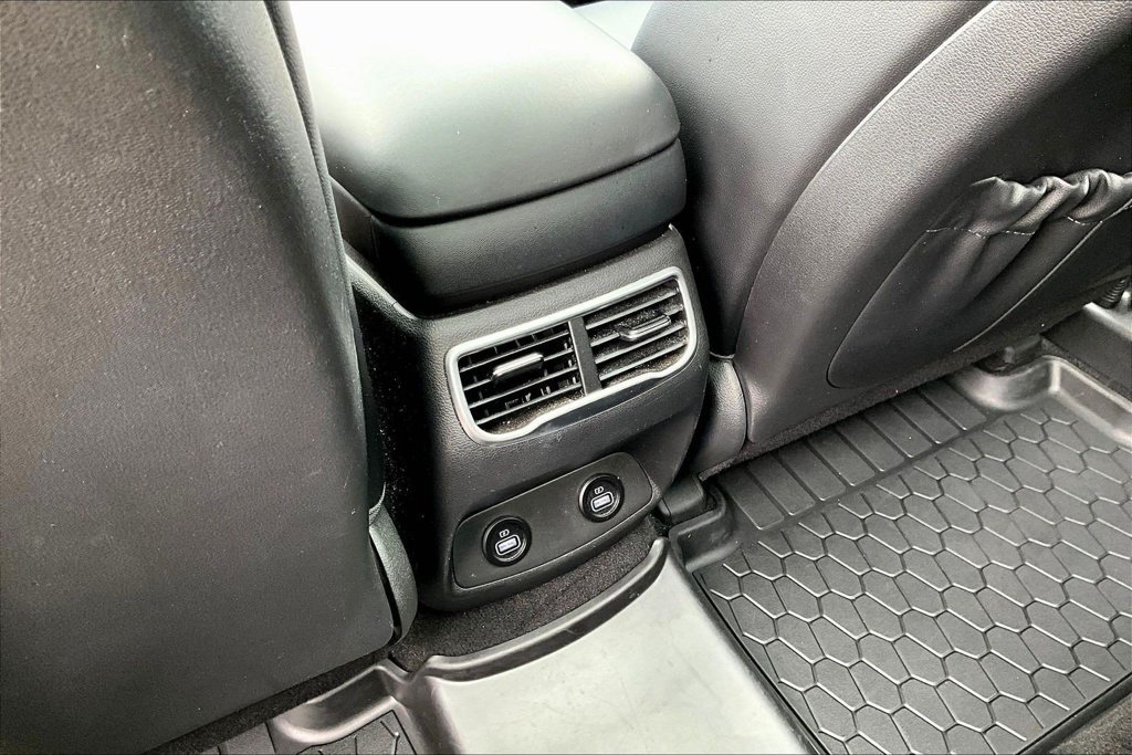 Used 2023 Hyundai Santa Fe SEL w/ Premium Package AWD/4WD image 12