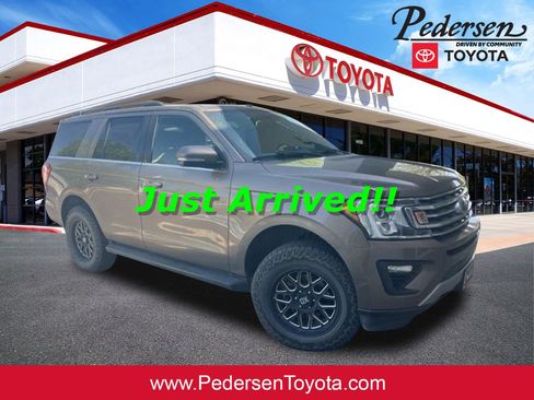 Used 2019 Ford Expedition XLT w/ Equipment Group 201A AWD/4WD image 1