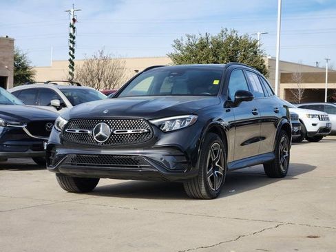 Used 2025 Mercedes-Benz GLC 300 4MATIC image 3