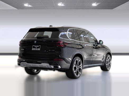 Used 2026 BMW X5 sDrive40i image 9