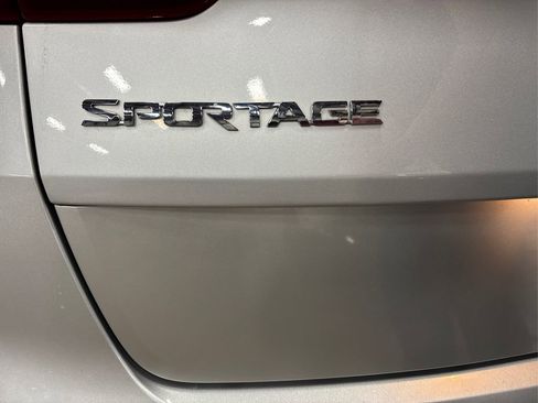 Used 2021 Kia Sportage EX image 15