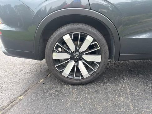 Used 2025 Mitsubishi Outlander AWD image 24