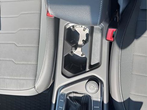 New 2025 Volkswagen Taos SE image 16