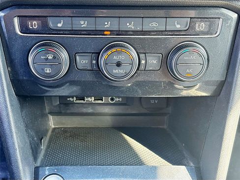 Used 2018 Volkswagen Tiguan SE image 16