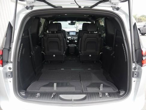 New 2026 Chrysler Pacifica Select image 11