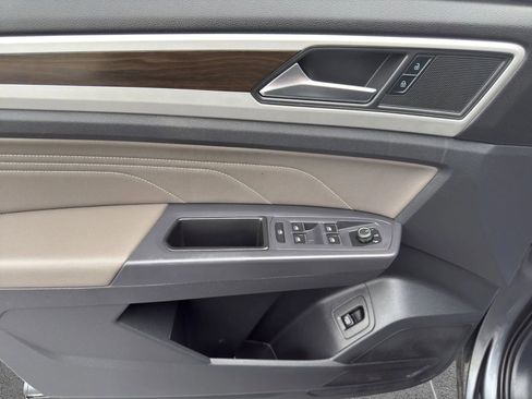 Used 2021 Volkswagen Atlas SE image 30