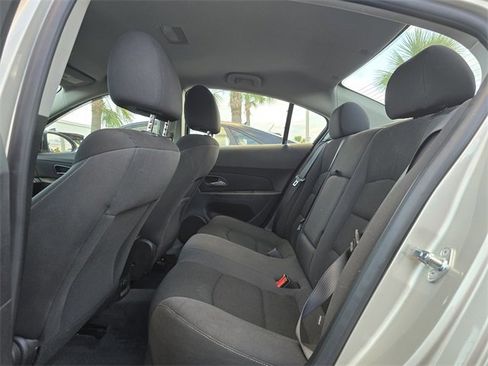 Used 2016 Chevrolet Cruze LT w/ Technology Package image 13