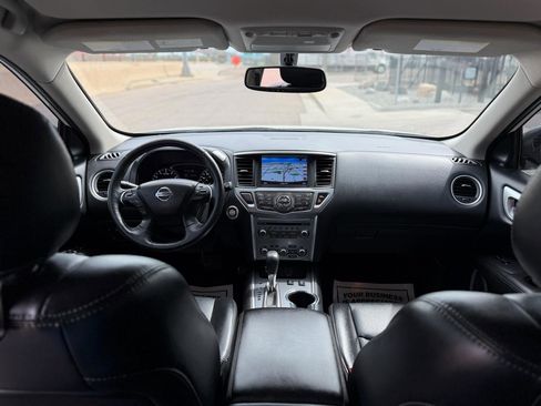 Used 2019 Nissan Pathfinder SL AWD/4WD image 10