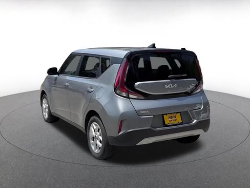 Used 2025 Kia Soul LX w/ LX Technology Package FWD image 10