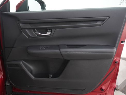 Used 2025 Honda CR-V LX image 11