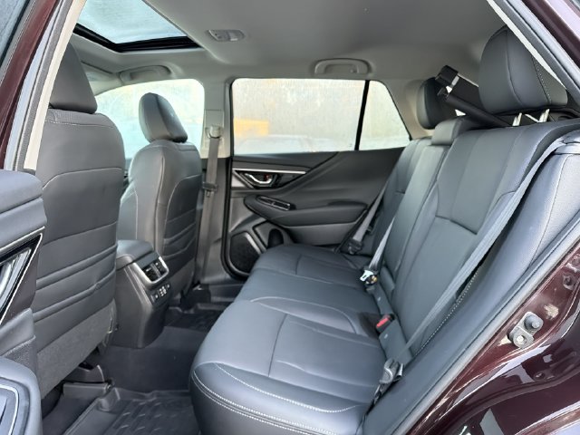 Used 2025 Subaru Outback Limited AWD/4WD image 13