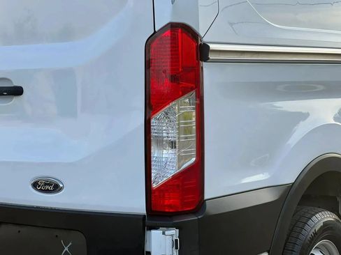 Used 2020 Ford Transit 250 Low Roof RWD image 11
