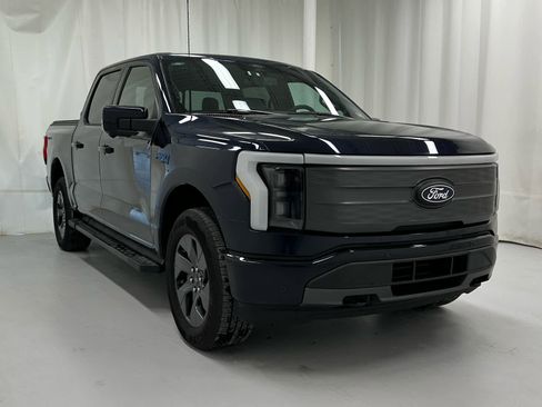 Used 2024 Ford F150 Lightning Pro image 2
