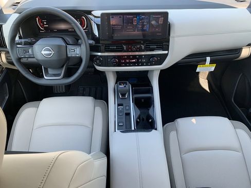New 2026 Nissan Pathfinder SL w/ SL Premium Package FWD image 12