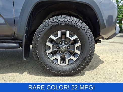 Used 2021 Toyota Tacoma TRD Off-Road w/ Technology Package AWD/4WD image 9