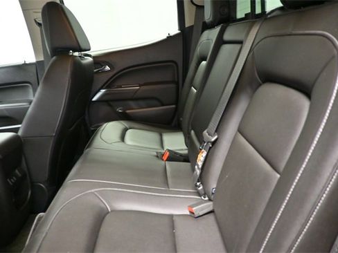 Certified 2018 GMC Canyon SLT w/ Driver Alert Package image 13